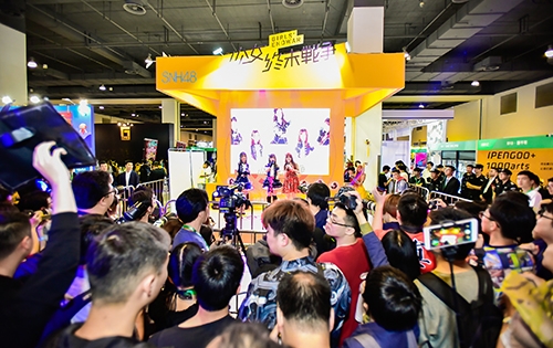 《少女终末战争》xSNH48惊艳首秀引爆漫展_游戏资讯-游民部落(gamecolg.com)