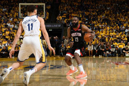 季后赛赛程过半快来《NBALIVE》延续这份狂热!_游戏资讯-游民部落(gamecolg.com)
