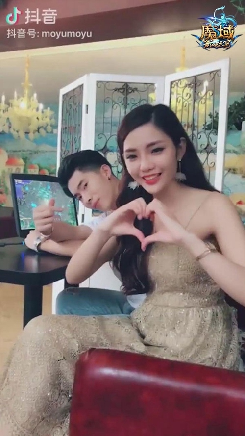 钢琴助阵《魔域》音乐大赛小姐姐先“奏”为敬_游戏资讯-游民部落(gamecolg.com)