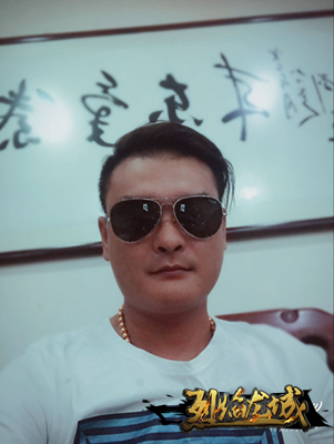 美女记者深入虎穴直面《烈焰龙城》骨灰级大哥_游戏资讯-游民部落(gamecolg.com)
