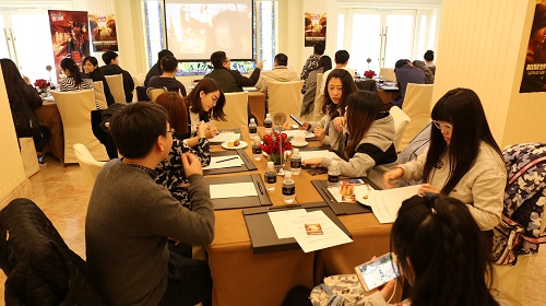 《最终幻想觉醒》手游首届玩家见面会圆满落幕_游戏资讯-游民部落(gamecolg.com)