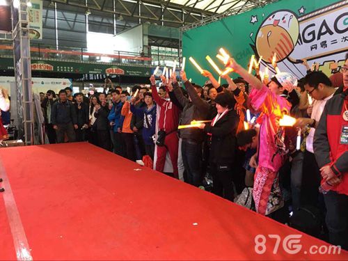 《lovelive!学园偶像祭》成CP17最火爆手游粉丝跪拜_游戏资讯-游民部落(gamecolg.com)
