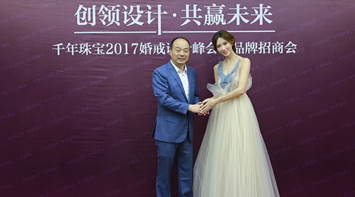 林志玲携《沙巴克传奇之王者归来》出席珠宝展_游戏资讯-游民部落(gamecolg.com)