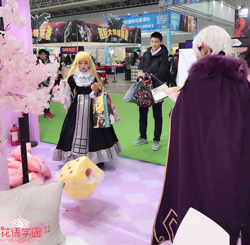 超人气少女手游《花语学园》引爆武汉艾妮漫展_游戏资讯-游民部落(gamecolg.com)