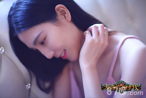 《大奇幻时代》美女主播叫板全服高颜值更要高战力_游戏资讯-游民部落(gamecolg.com)