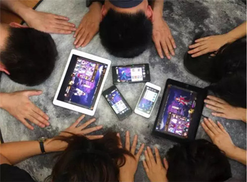 “爆肝”现象的背后你愿意被手游“奴役”_游戏资讯-游民部落(gamecolg.com)