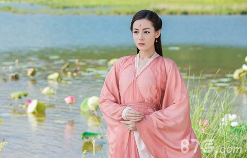 新生代人气女星迪丽热巴绝美代言《神话永恒》_游戏资讯-游民部落(gamecolg.com)