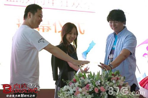 《血族》女神COS团降临CCG板野友美倾情助阵_游戏资讯-游民部落(gamecolg.com)