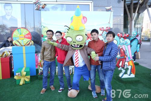 感恩有你僵尸2两周年潘妮时光车巡展全回顾_游戏资讯-游民部落(gamecolg.com)