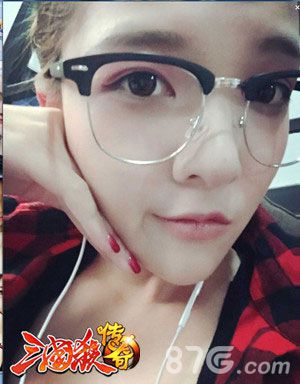 美女主播为《三国杀传奇》代言_游戏资讯-游民部落(gamecolg.com)