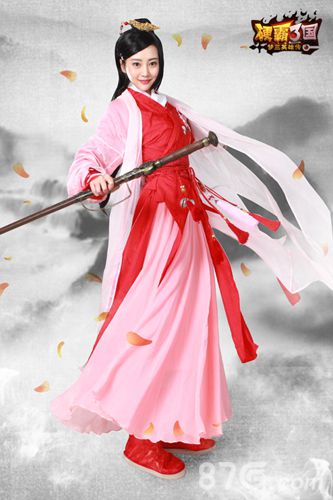 《硬霸三国》李纯代言试妆照大爆手游花絮亮相_游戏资讯-游民部落(gamecolg.com)