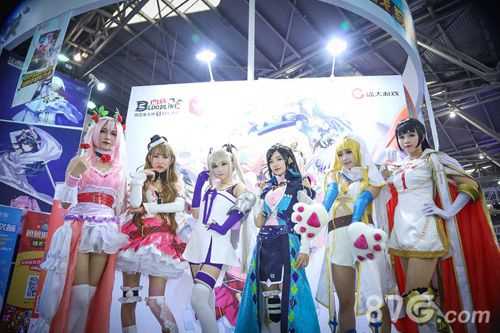 血族手游公测大使板野友美降临CCG现场女神coser登场_游戏资讯-游民部落(gamecolg.com)